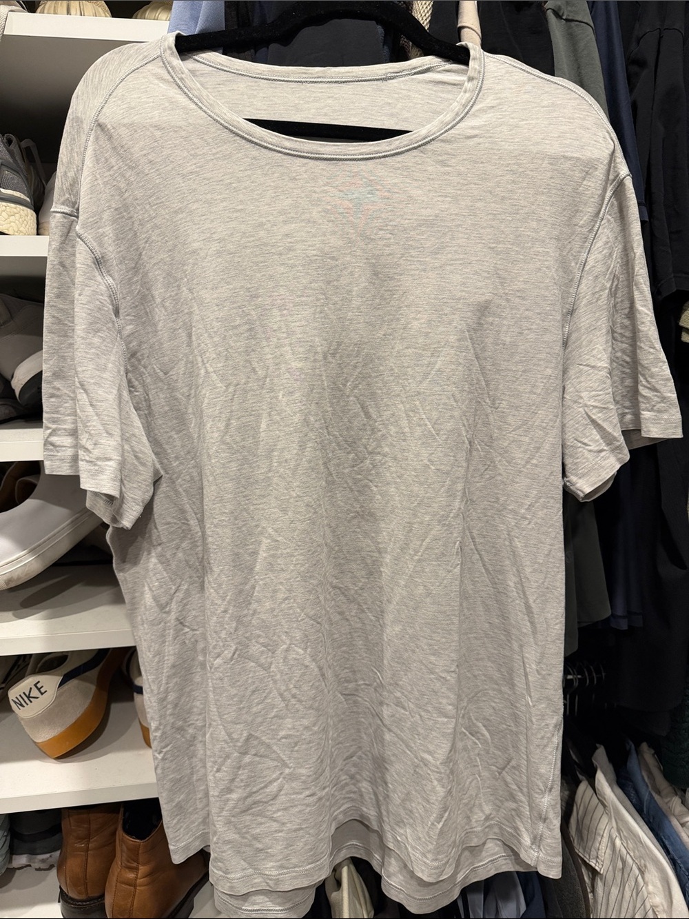 lululemon athletica Men's Short Sleeve Tee in Light Gray